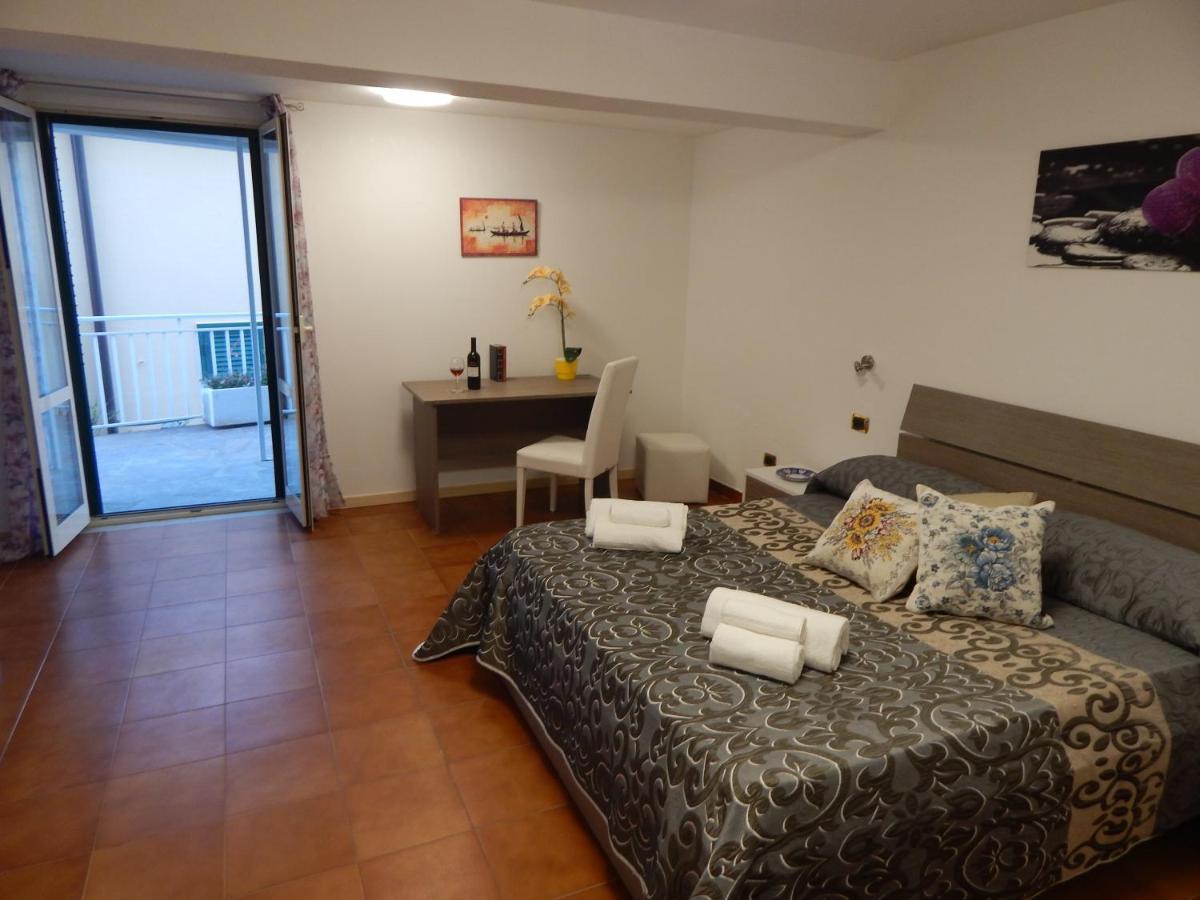 Casa Vacanza Diana 拉维罗 外观 照片