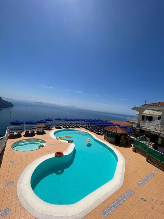 Casa Vacanza Diana 拉维罗 外观 照片